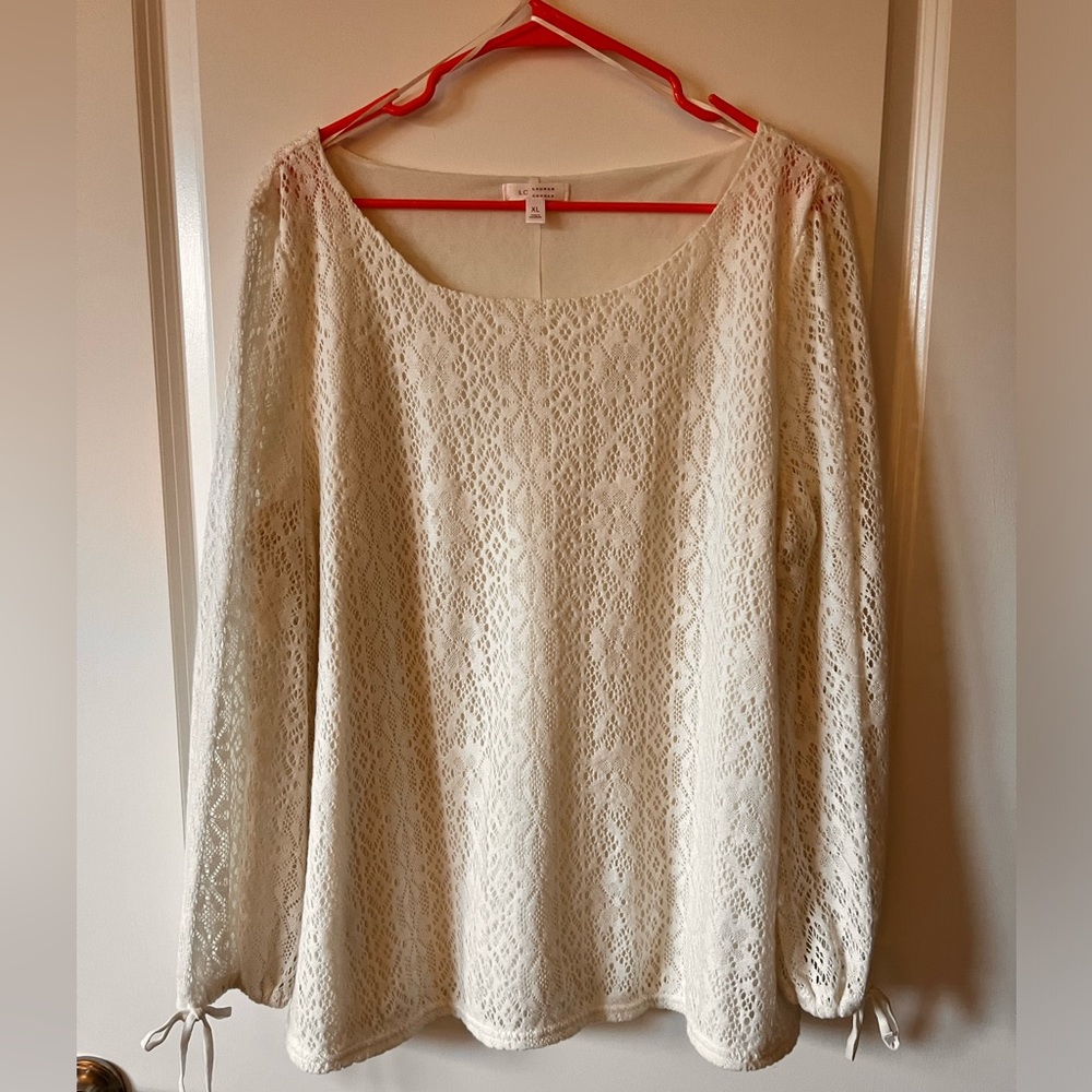 Lauren Conrad White lace long-sleeved blouse